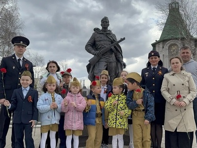 Возложение цветов